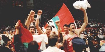 Il secondo scudetto vinto a Varese nel 1990
